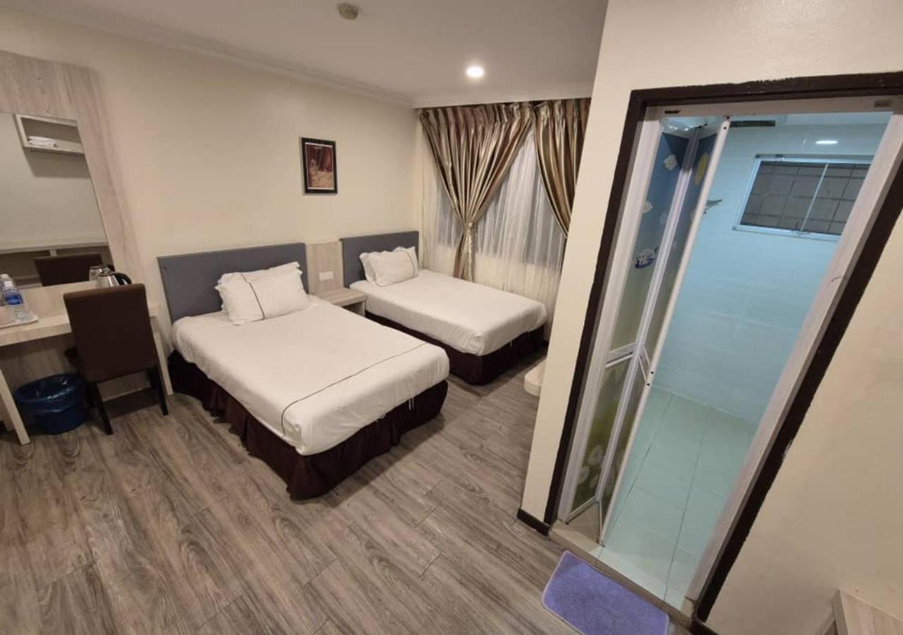Angsoka Hotel Teluk Intan Exterior photo